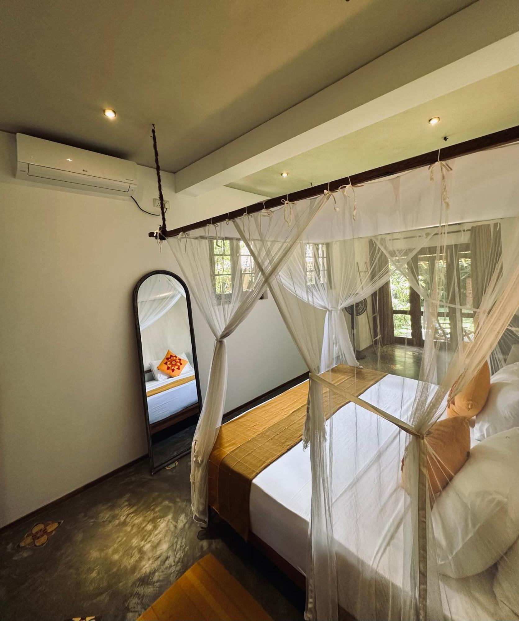 Dunes Unawatuna Hotel Bagian luar foto